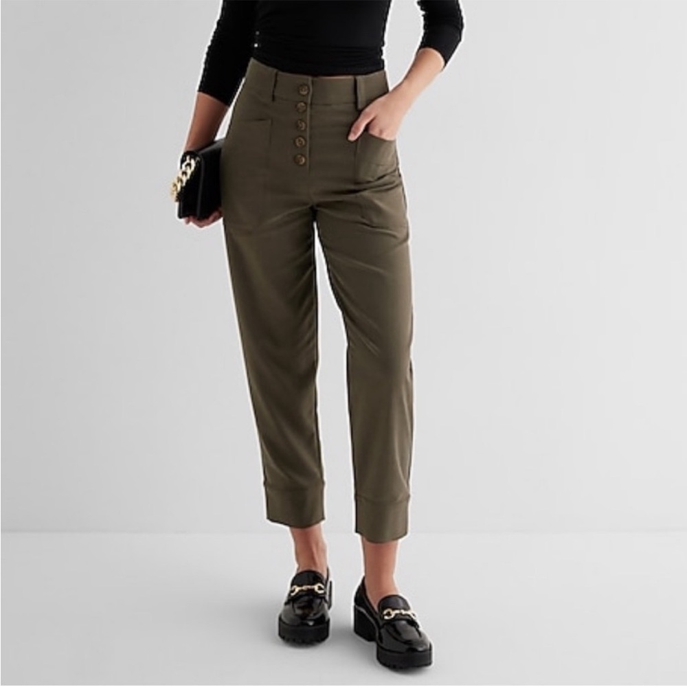 NWOT High Waisted Exposed Button Front Ankle Pant